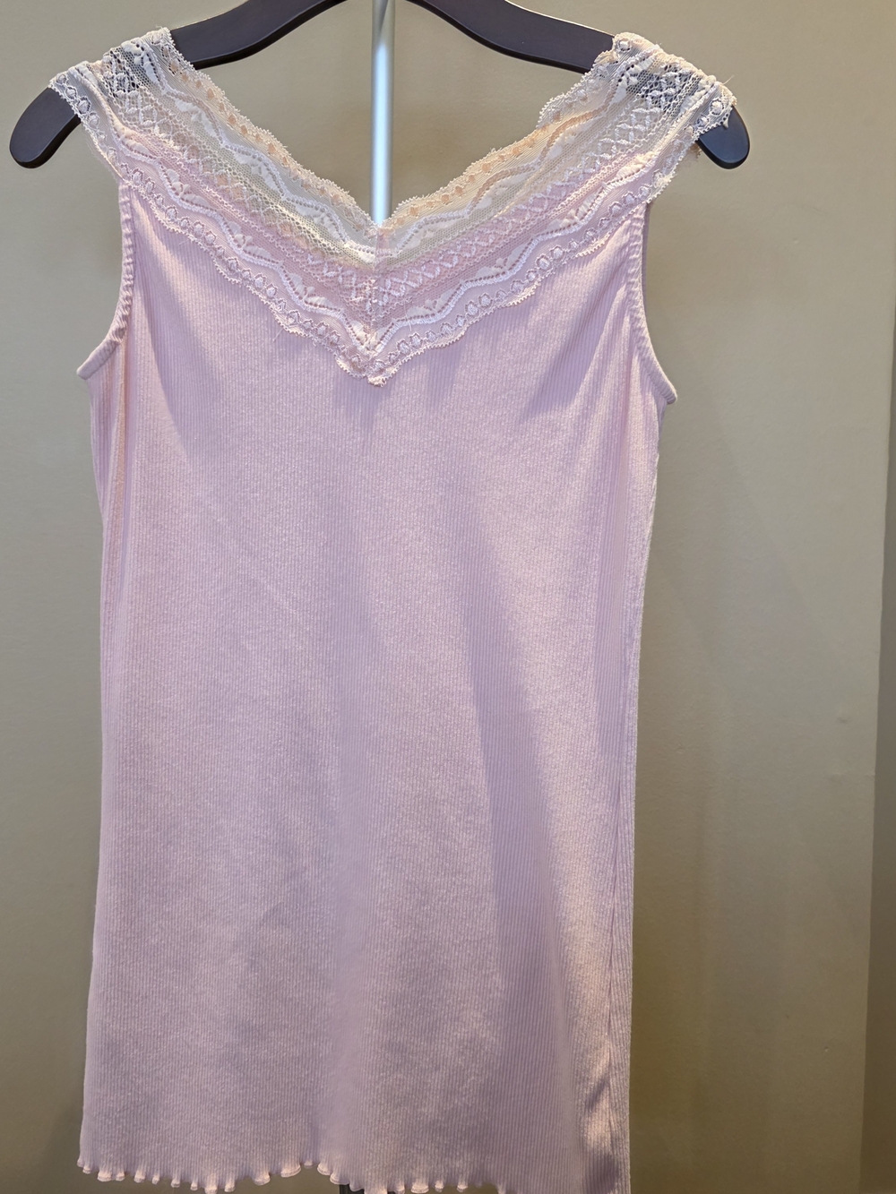 Women's Lace-Trim Sleeveless Shirt - Light Pink